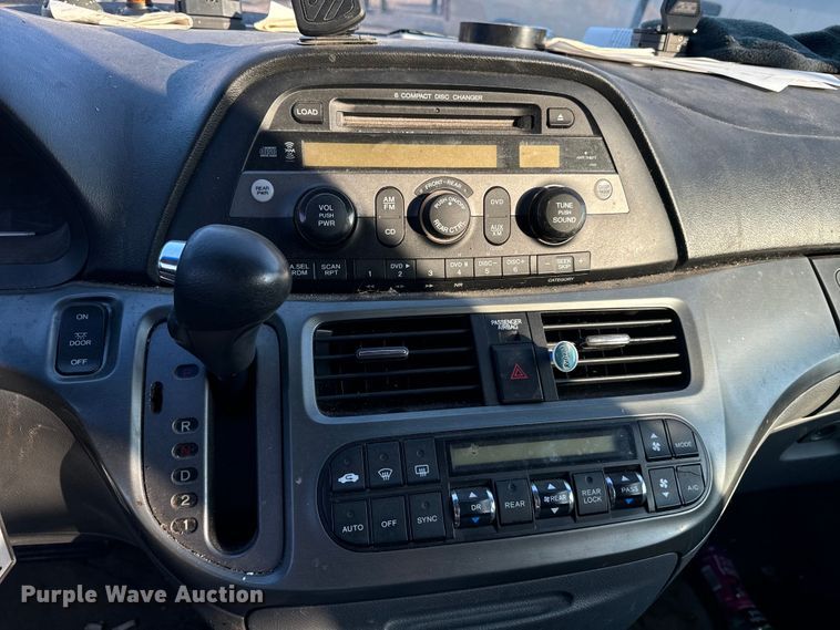 image for item DQ6912 2005 Honda Odyssey van