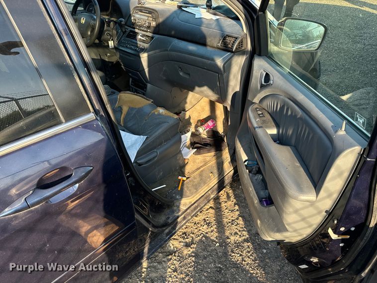 image for item DQ6912 2005 Honda Odyssey van