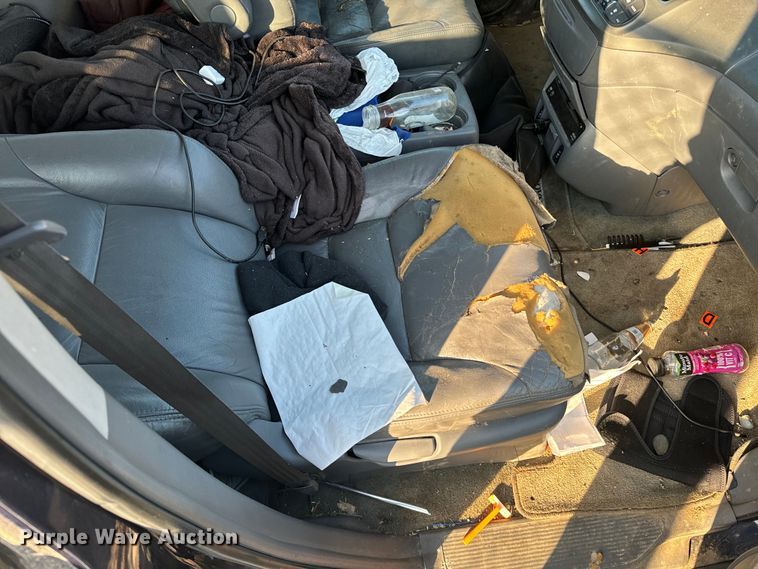 image for item DQ6912 2005 Honda Odyssey van