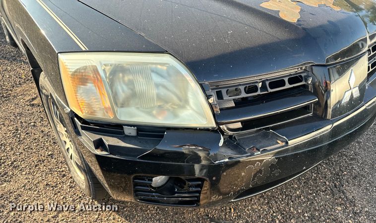 image for item DQ6914 2004 Mitsubishi  Endeavor SUV