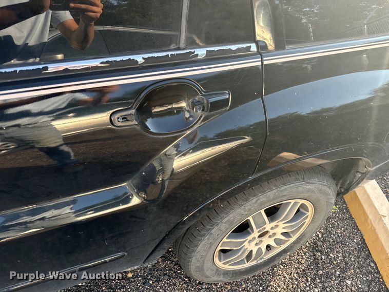 image for item DQ6914 2004 Mitsubishi  Endeavor SUV