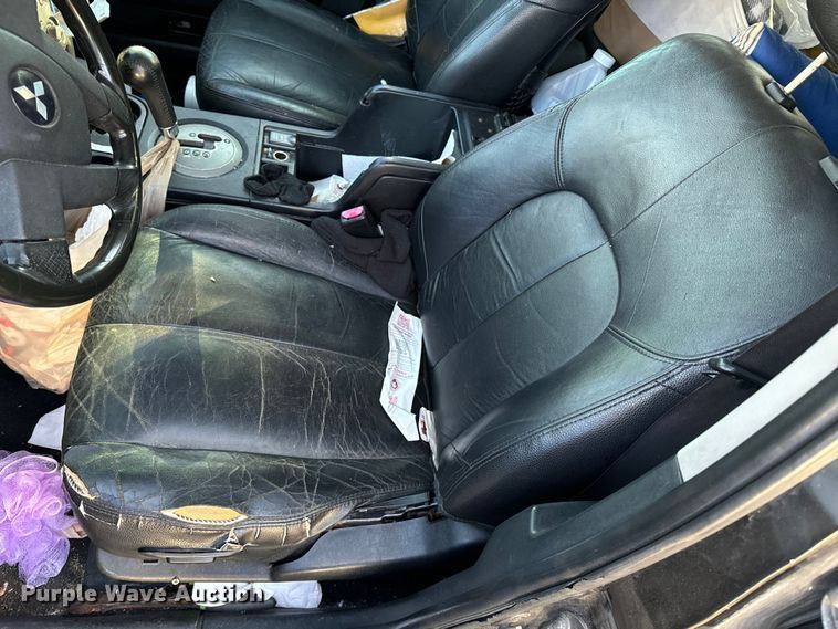 image for item DQ6914 2004 Mitsubishi  Endeavor SUV