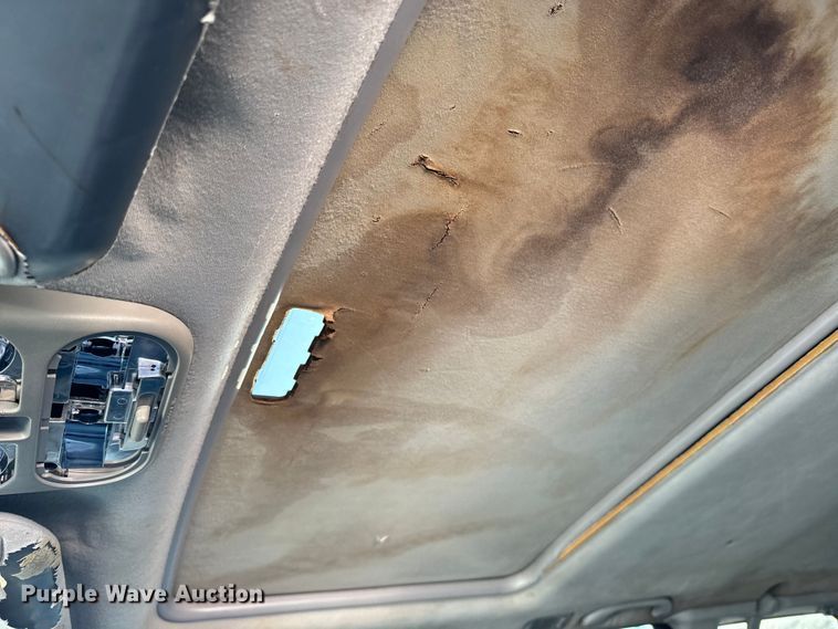 image for item DQ6914 2004 Mitsubishi  Endeavor SUV