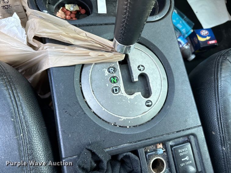 image for item DQ6914 2004 Mitsubishi  Endeavor SUV