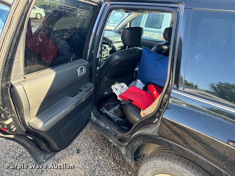 image for item DQ6914 2004 Mitsubishi  Endeavor SUV