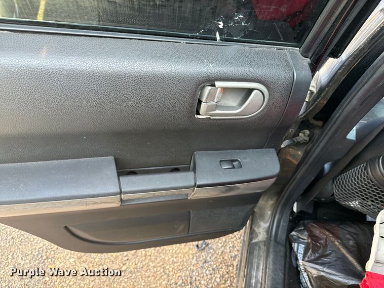 image for item DQ6914 2004 Mitsubishi  Endeavor SUV