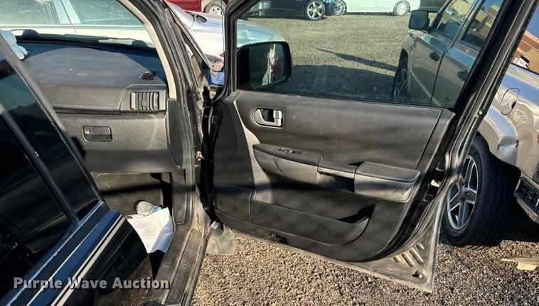 image for item DQ6914 2004 Mitsubishi  Endeavor SUV