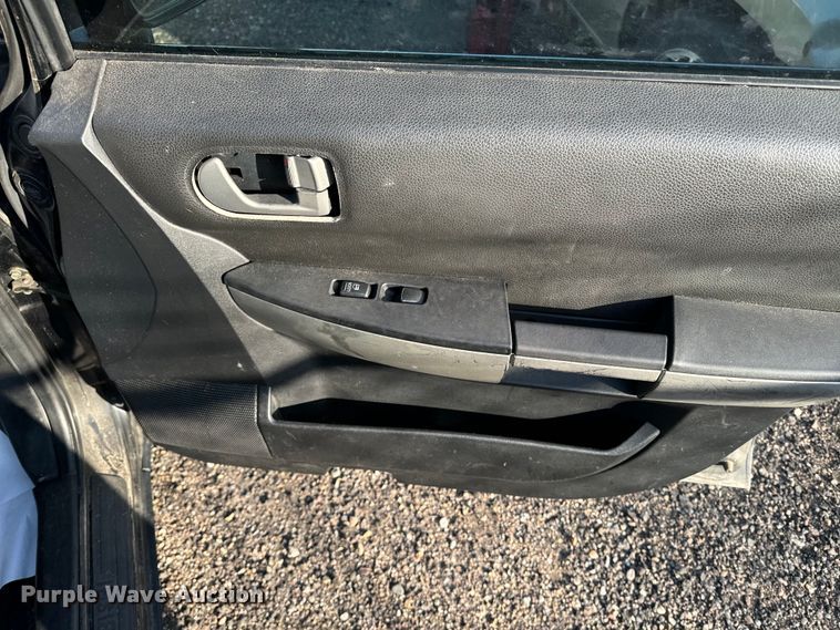 image for item DQ6914 2004 Mitsubishi  Endeavor SUV