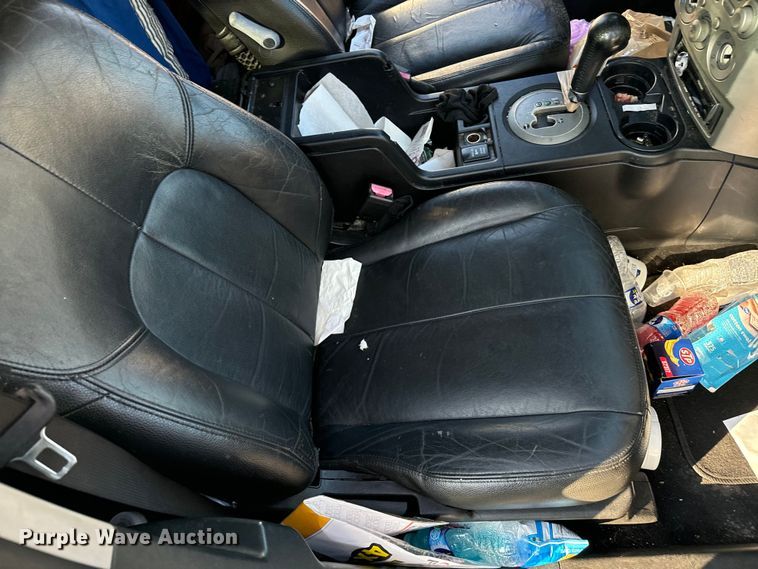 image for item DQ6914 2004 Mitsubishi  Endeavor SUV