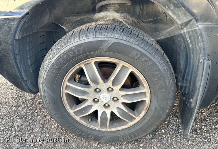 image for item DQ6914 2004 Mitsubishi  Endeavor SUV