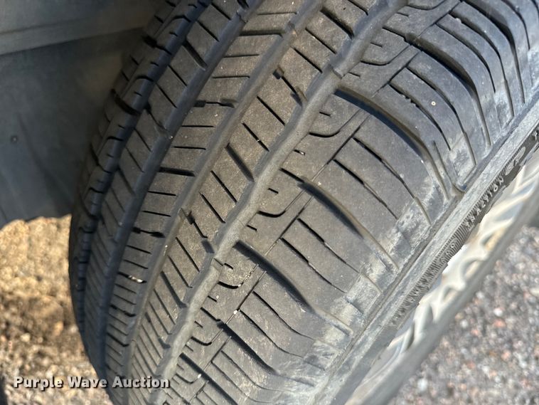 image for item DQ6914 2004 Mitsubishi  Endeavor SUV