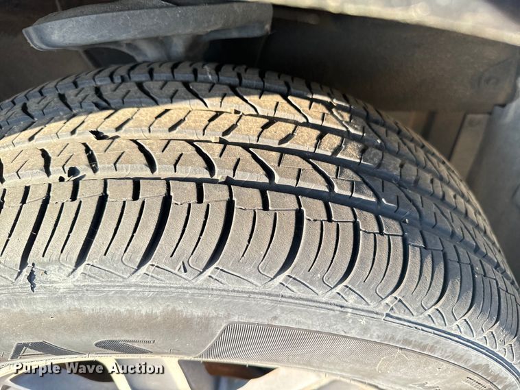 image for item DQ6914 2004 Mitsubishi  Endeavor SUV