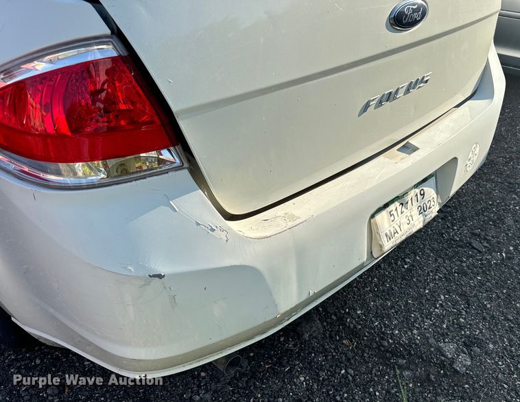 image for item DQ6915 2010 Ford Focus 