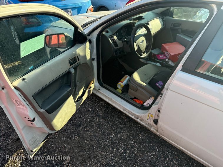 image for item DQ6915 2010 Ford Focus 