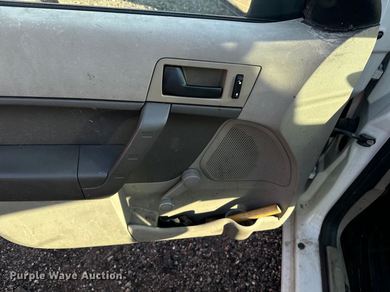 image for item DQ6915 2010 Ford Focus 