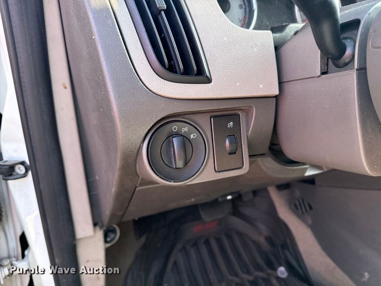 image for item DQ6915 2010 Ford Focus 