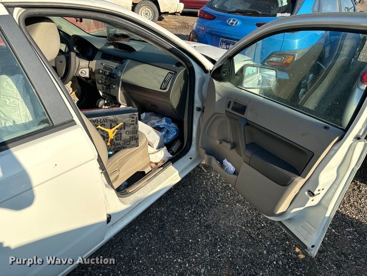 image for item DQ6915 2010 Ford Focus 