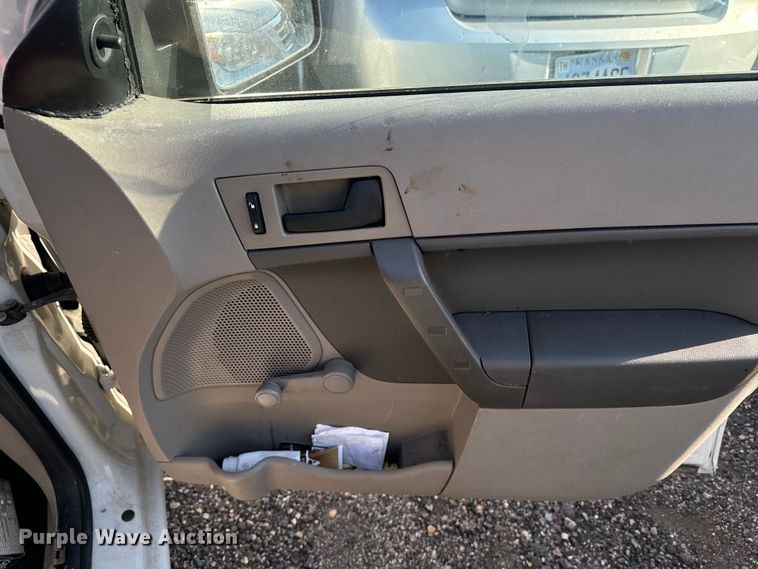 image for item DQ6915 2010 Ford Focus 