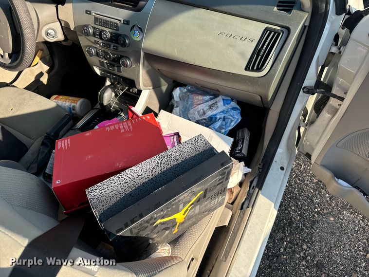 image for item DQ6915 2010 Ford Focus 