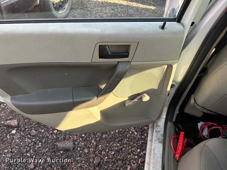 image for item DQ6915 2010 Ford Focus 