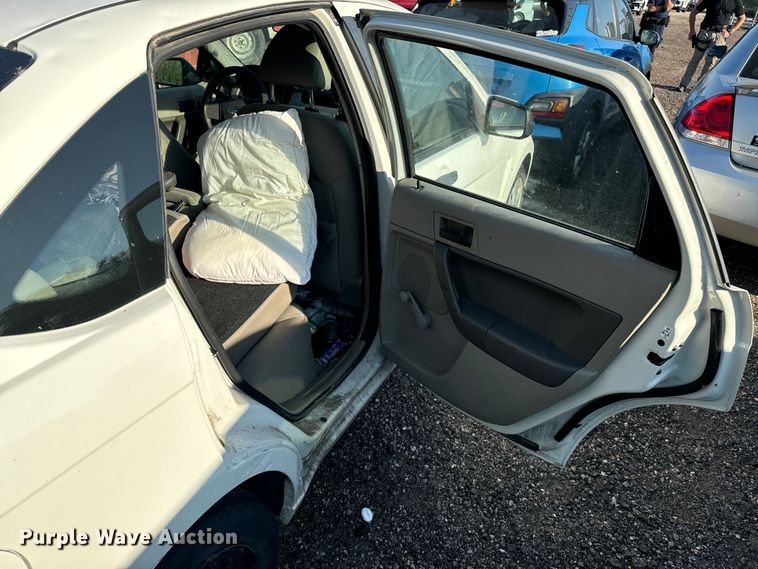 image for item DQ6915 2010 Ford Focus 