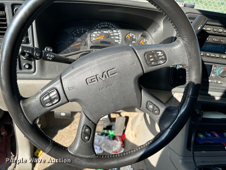 image for item DQ6916 2003 GMC Yukon SUV