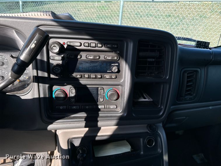 image for item DQ6916 2003 GMC Yukon SUV