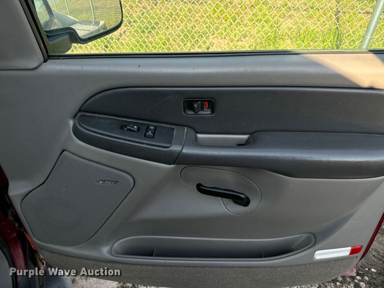 image for item DQ6916 2003 GMC Yukon SUV