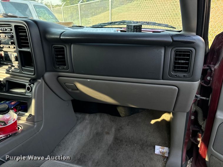 image for item DQ6916 2003 GMC Yukon SUV