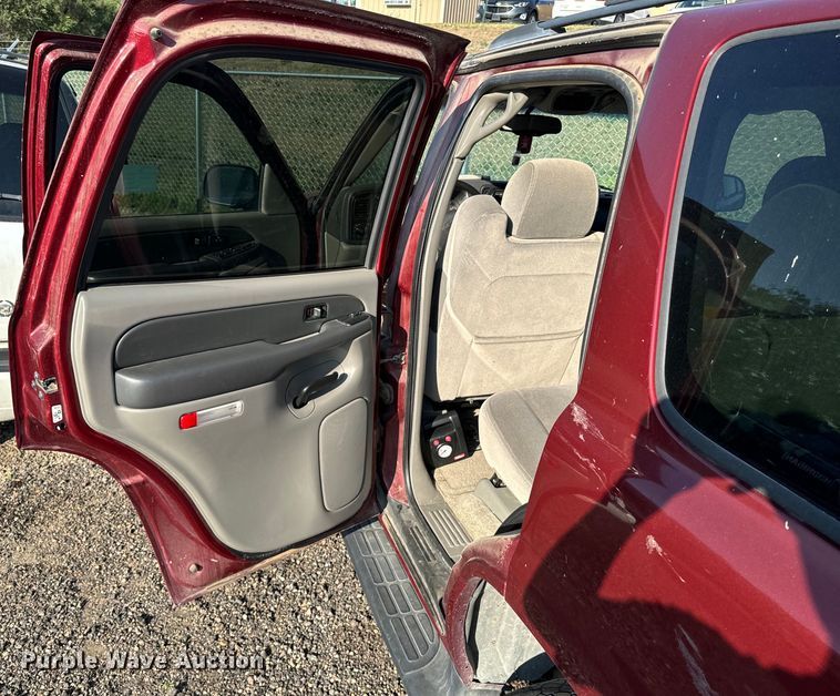 image for item DQ6916 2003 GMC Yukon SUV