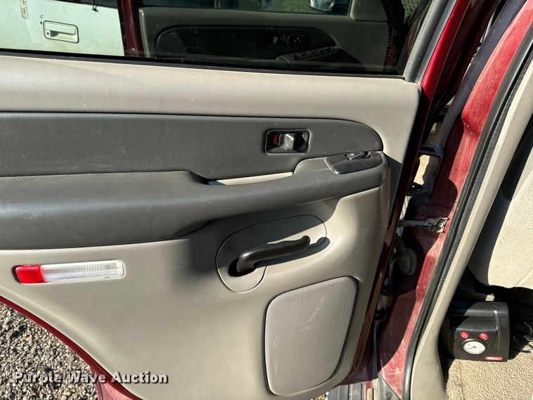 image for item DQ6916 2003 GMC Yukon SUV