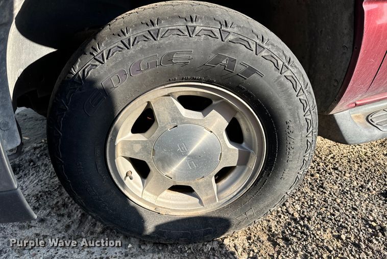 image for item DQ6916 2003 GMC Yukon SUV