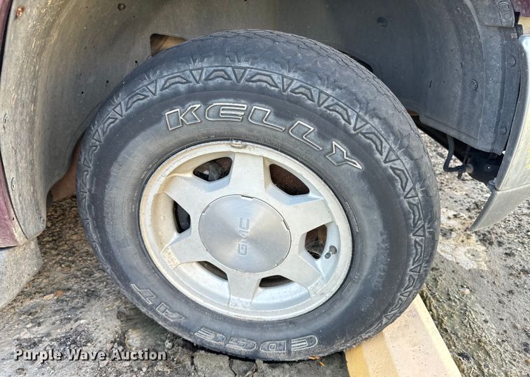 image for item DQ6916 2003 GMC Yukon SUV