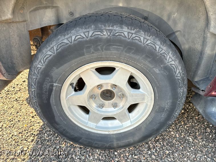 image for item DQ6916 2003 GMC Yukon SUV