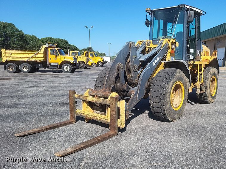 image for item DR4890 2005 John Deere  444J wheel loader