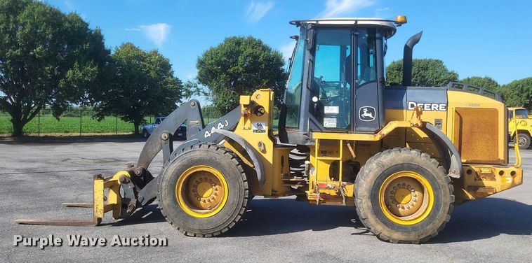 image for item DR4890 2005 John Deere  444J wheel loader