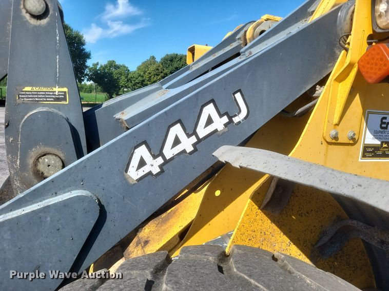 image for item DR4890 2005 John Deere  444J wheel loader