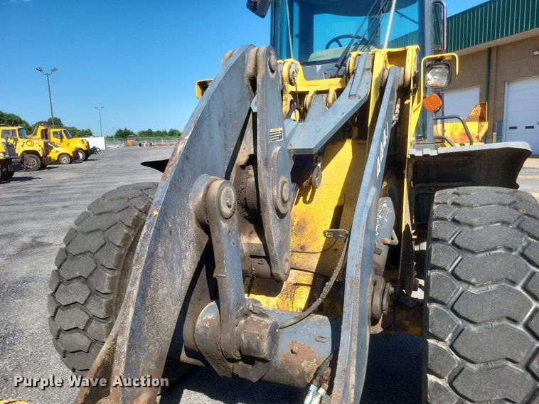 image for item DR4890 2005 John Deere  444J wheel loader