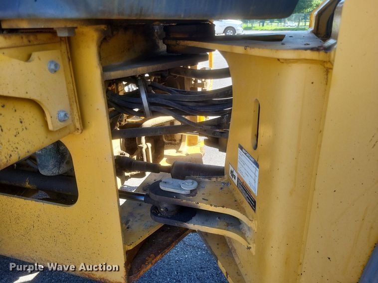 image for item DR4890 2005 John Deere  444J wheel loader