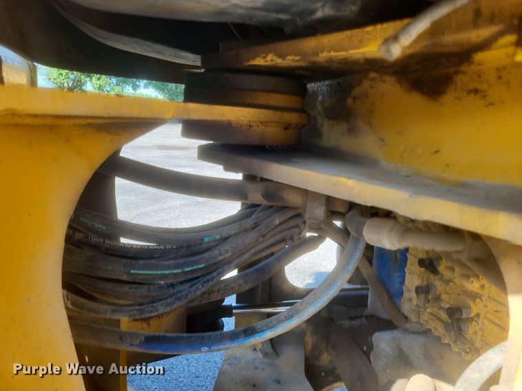 image for item DR4890 2005 John Deere  444J wheel loader