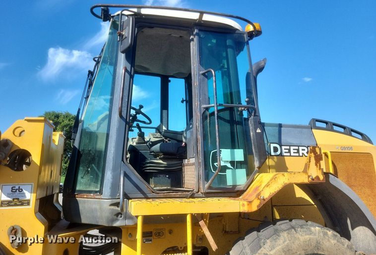 image for item DR4890 2005 John Deere  444J wheel loader