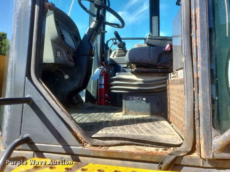 image for item DR4890 2005 John Deere  444J wheel loader