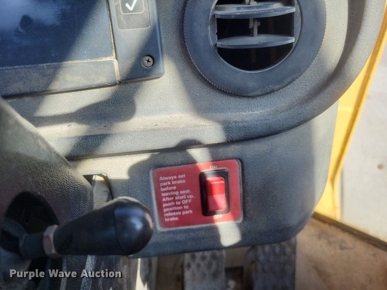 image for item DR4890 2005 John Deere  444J wheel loader