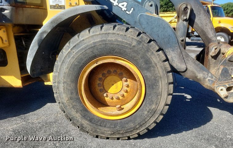 image for item DR4890 2005 John Deere  444J wheel loader