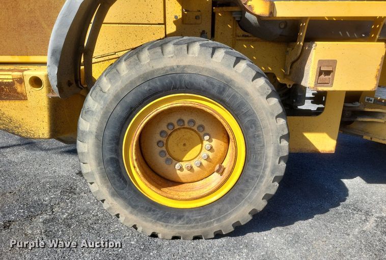 image for item DR4890 2005 John Deere  444J wheel loader