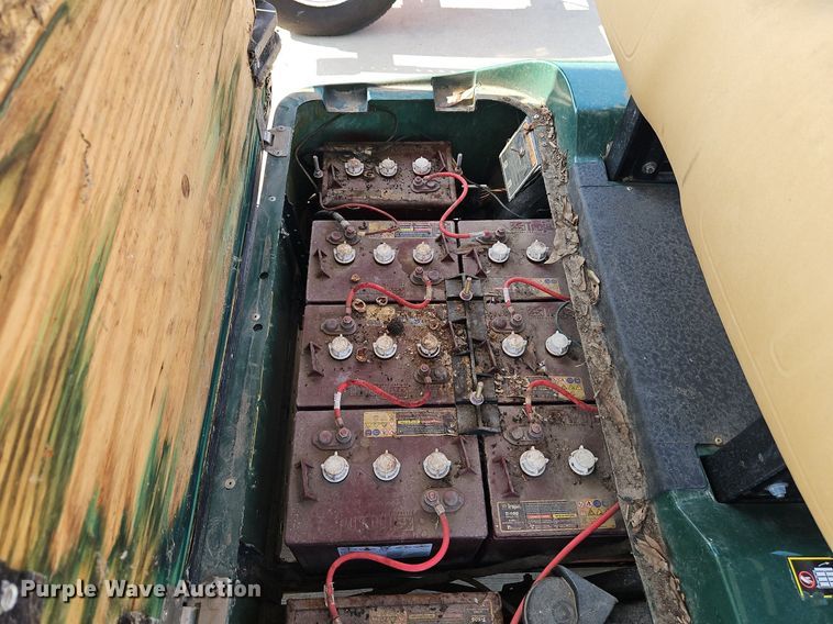 image for item DR8732 (3) golf carts