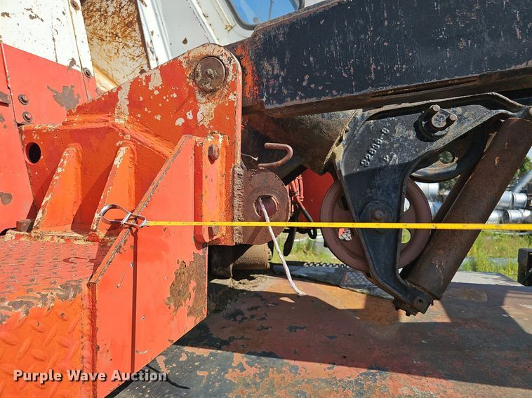 image for item DS4651 1982 FMC Link-Belt HC-78B crane