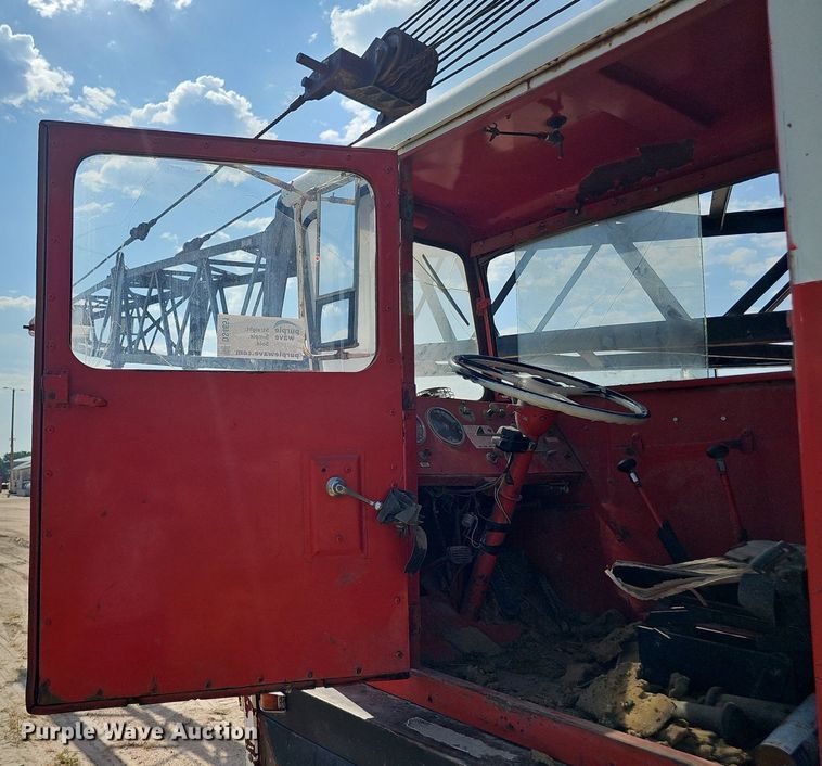 image for item DS4651 1982 FMC Link-Belt HC-78B crane