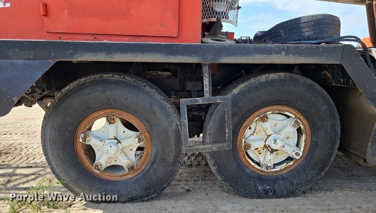 image for item DS4651 1982 FMC Link-Belt HC-78B crane