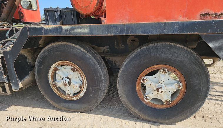 image for item DS4651 1982 FMC Link-Belt HC-78B crane